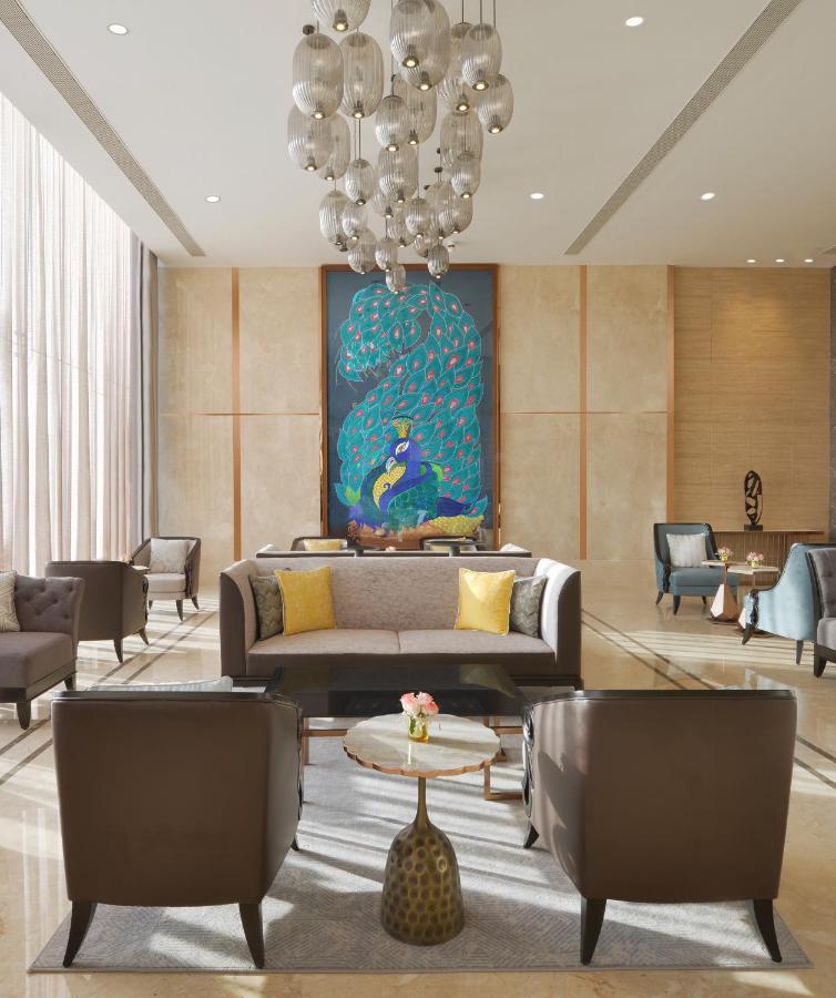 Hotel Taj Skyline Ahmedabad Extérieur photo The lobby of the Taj Bengal