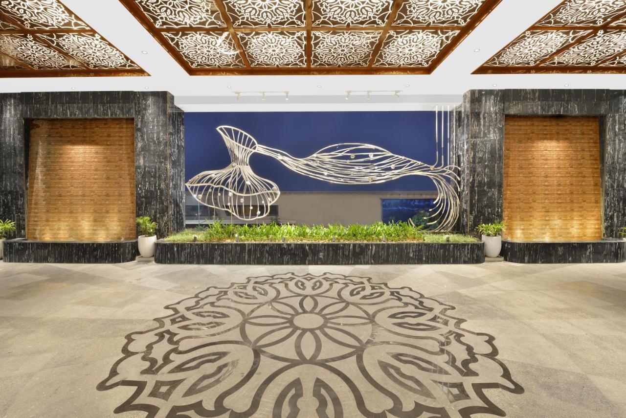 Hotel Taj Skyline Ahmedabad Extérieur photo The lobby of the hotel
